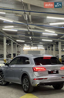 Внедорожник / Кроссовер Audi Q5 2022 в 