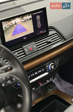 Внедорожник / Кроссовер Audi Q5 2022 в 
