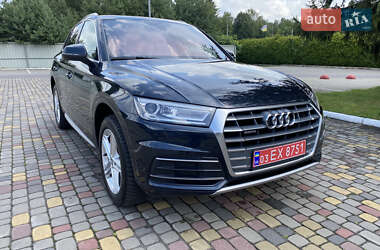 Внедорожник / Кроссовер Audi Q5 2018 в 