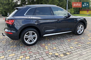 Внедорожник / Кроссовер Audi Q5 2018 в 