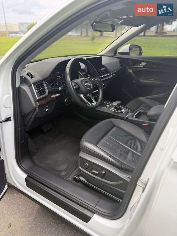 Внедорожник / Кроссовер Audi Q5 2018 в Киеве