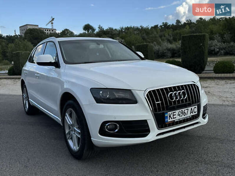 Внедорожник / Кроссовер Audi Q5 2016 в 