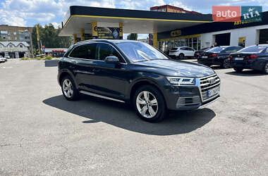 Внедорожник / Кроссовер Audi Q5 2017 в 