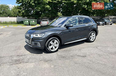Внедорожник / Кроссовер Audi Q5 2017 в 