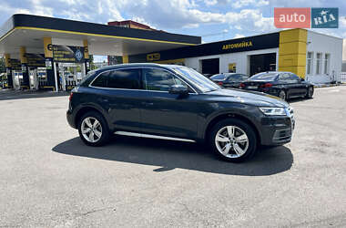 Внедорожник / Кроссовер Audi Q5 2017 в 
