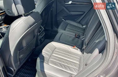 Внедорожник / Кроссовер Audi Q5 2017 в 