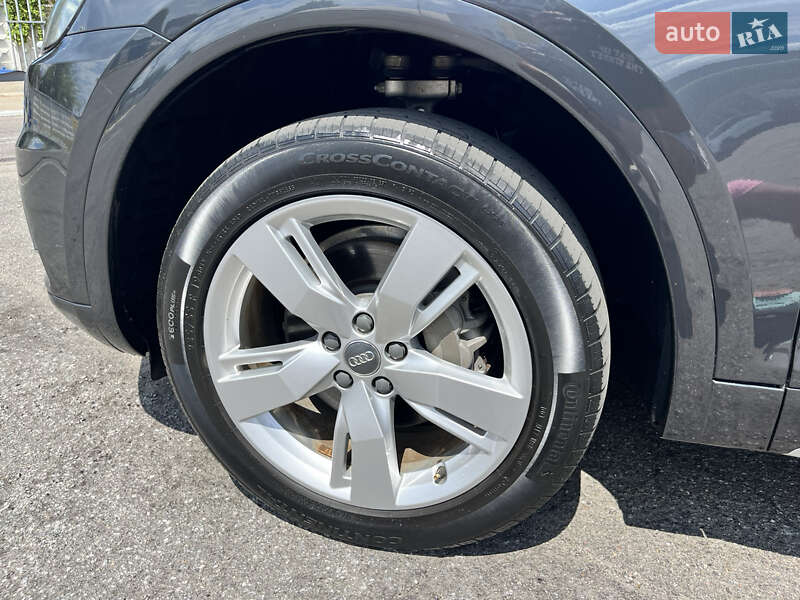 Внедорожник / Кроссовер Audi Q5 2017 в Василькове