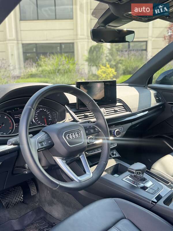 Внедорожник / Кроссовер Audi Q5 2022 в Хусте