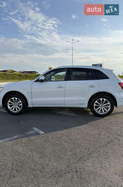 Внедорожник / Кроссовер Audi Q5 2015 в 