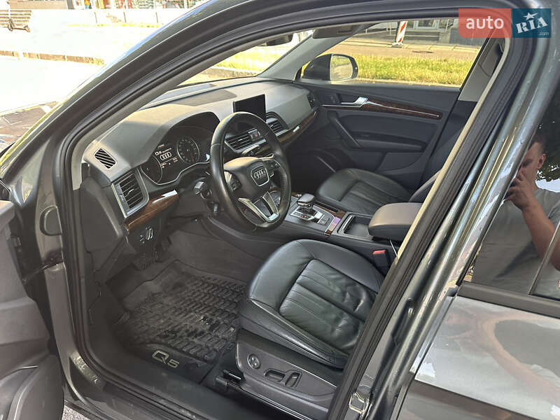 Позашляховик / Кросовер Audi Q5 2018 в Львові