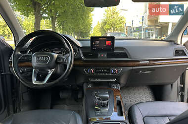 Внедорожник / Кроссовер Audi Q5 2018 в 