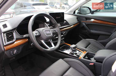 Внедорожник / Кроссовер Audi Q5 2024 в 