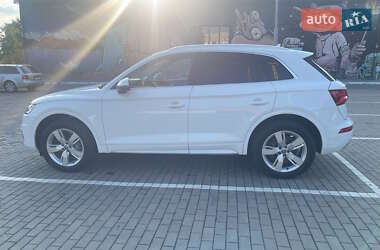 Позашляховик / Кросовер Audi Q5 2018 в 