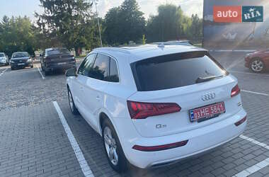Позашляховик / Кросовер Audi Q5 2018 в 