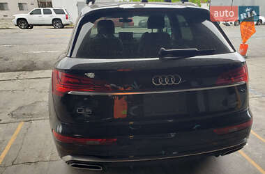 Позашляховик / Кросовер Audi Q5 2024 в 
