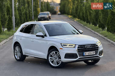 Внедорожник / Кроссовер Audi Q5 2017 в 