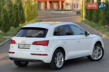 Внедорожник / Кроссовер Audi Q5 2017 в 