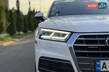 Внедорожник / Кроссовер Audi Q5 2017 в 