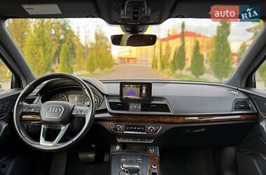 Внедорожник / Кроссовер Audi Q5 2017 в 