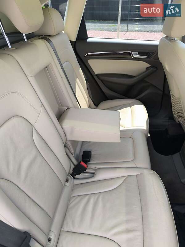 Позашляховик / Кросовер Audi Q5 2016 в Луцьку