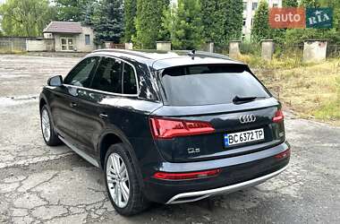 Позашляховик / Кросовер Audi Q5 2018 в 