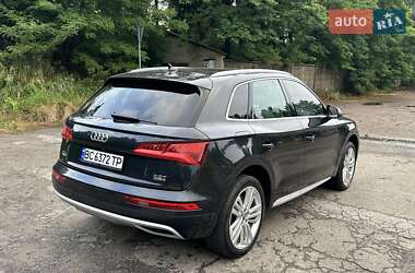 Позашляховик / Кросовер Audi Q5 2018 в 