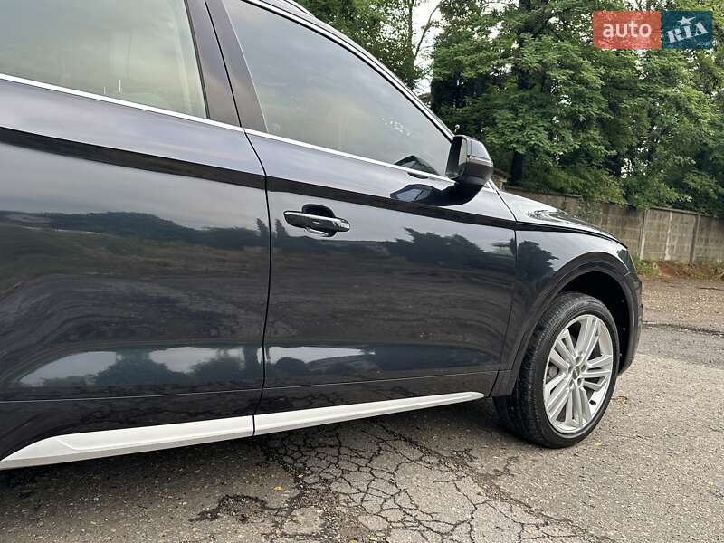Позашляховик / Кросовер Audi Q5 2018 в Львові