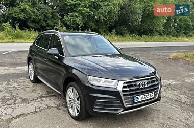 Позашляховик / Кросовер Audi Q5 2018 в 