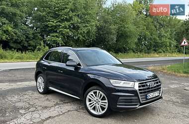 Позашляховик / Кросовер Audi Q5 2018 в 