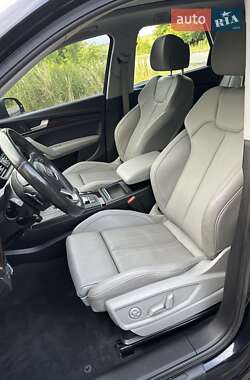 Позашляховик / Кросовер Audi Q5 2018 в 