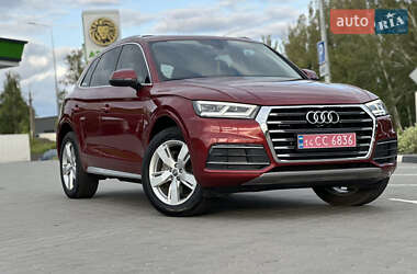 Внедорожник / Кроссовер Audi Q5 2018 в 