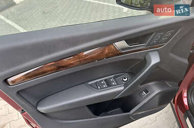 Внедорожник / Кроссовер Audi Q5 2018 в 