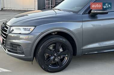 Внедорожник / Кроссовер Audi Q5 2018 в 