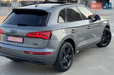 Внедорожник / Кроссовер Audi Q5 2018 в 