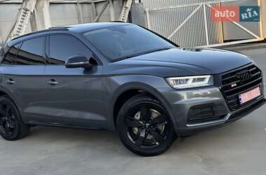 Внедорожник / Кроссовер Audi Q5 2018 в 