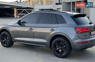 Внедорожник / Кроссовер Audi Q5 2018 в 