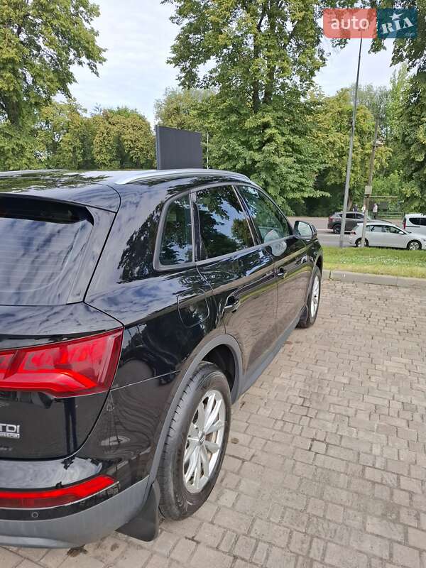 Внедорожник / Кроссовер Audi Q5 2017 в Шептицькому