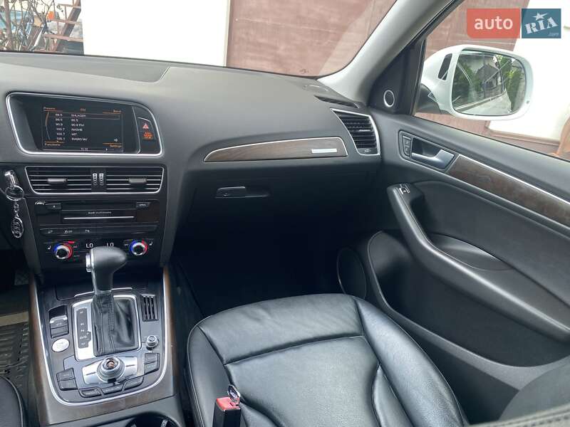 Позашляховик / Кросовер Audi Q5 2014 в Рівному