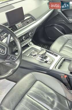 Внедорожник / Кроссовер Audi Q5 2017 в 