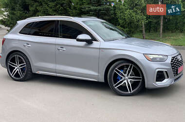 Внедорожник / Кроссовер Audi Q5 2021 в 