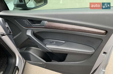 Внедорожник / Кроссовер Audi Q5 2021 в 