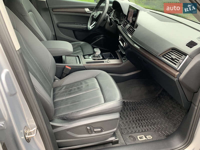 Позашляховик / Кросовер Audi Q5 2021 в Тернополі