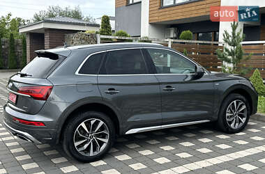 Позашляховик / Кросовер Audi Q5 2023 в 