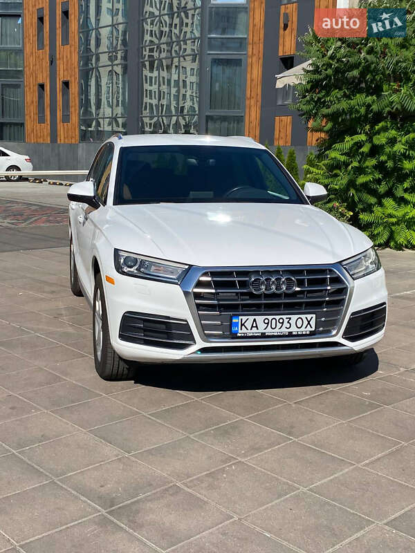 Позашляховик / Кросовер Audi Q5 2017 в Києві