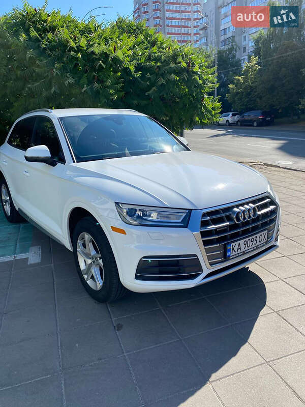 Позашляховик / Кросовер Audi Q5 2017 в Києві