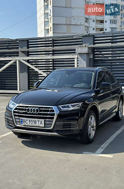 Внедорожник / Кроссовер Audi Q5 2018 в 