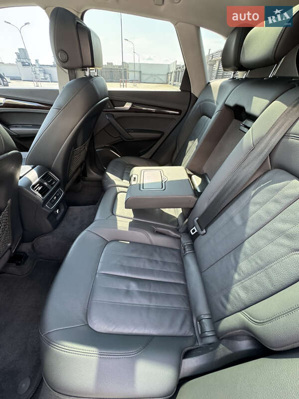 Позашляховик / Кросовер Audi Q5 2018 в Києві