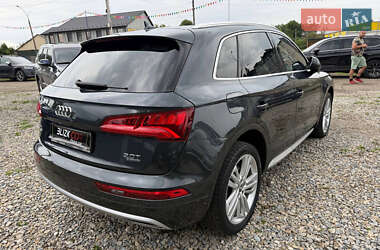 Позашляховик / Кросовер Audi Q5 2018 в 