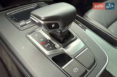 Позашляховик / Кросовер Audi Q5 2018 в 