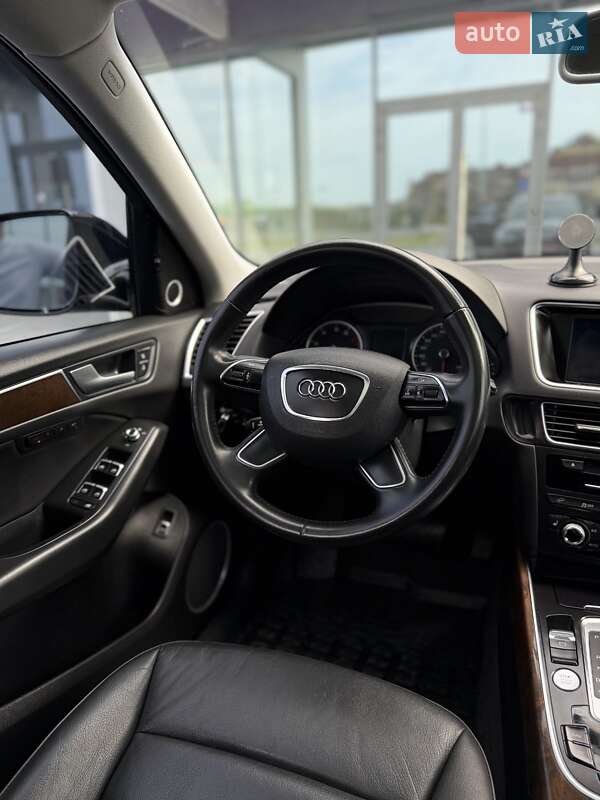 Позашляховик / Кросовер Audi Q5 2016 в Львові